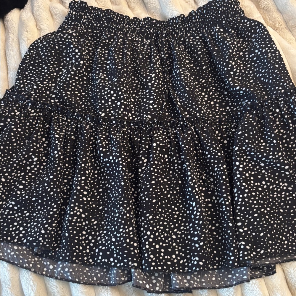 Elegant Black and White A-Line Skirt